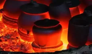 What are the requirements for choosing refractory bricks for ceramic kilns?