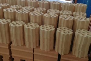 How to lay checker bricks in the regenerator of a hot blast furnace?