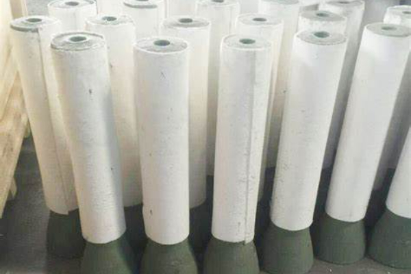 Submersed nozzle