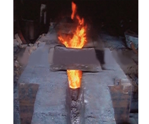Iron ditch baking-free castable