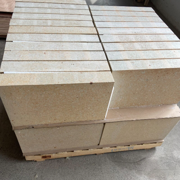 Zircon refractory brick
