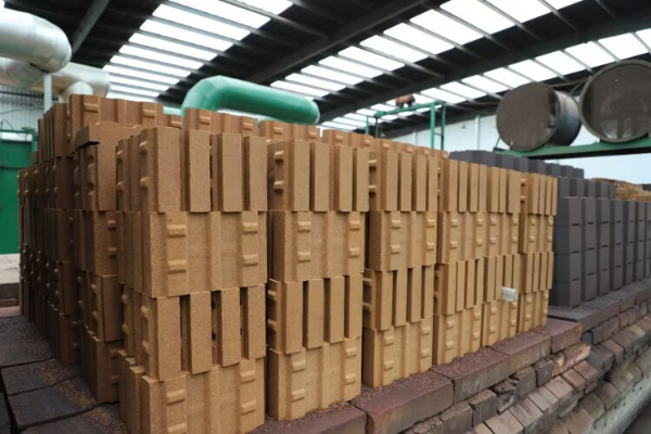 Magnesia zirconia Brick